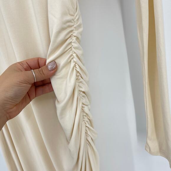 Elegant White Long Sleeve Dress - Picture 10 of 16